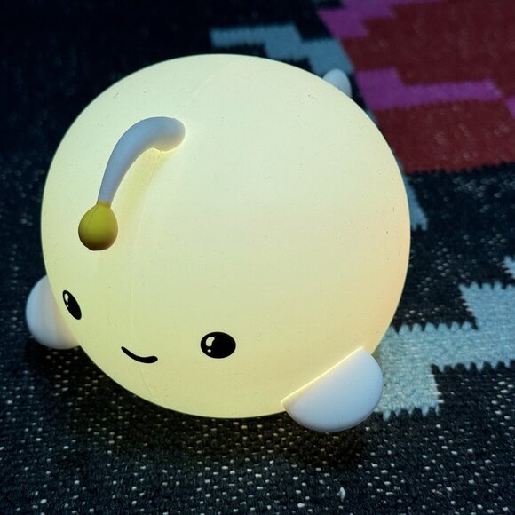 Night Light Squish Color-Changing Silicone Light, White Bubble Fish - Picture 14 of 16